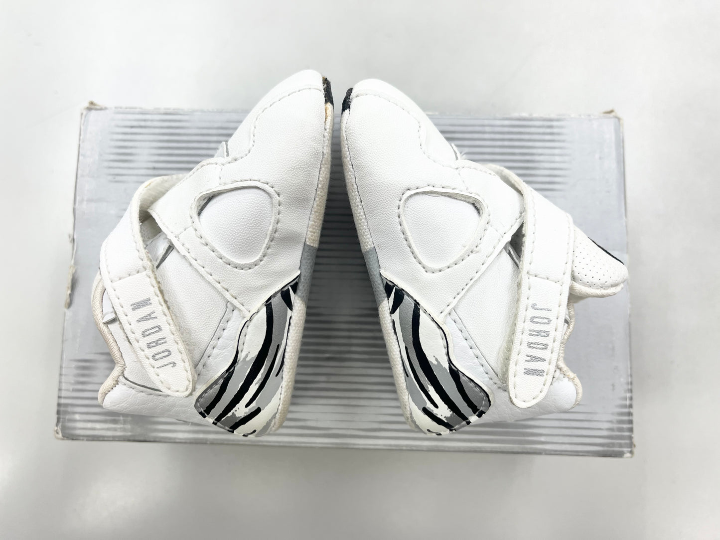 SZ 1C.        2001 Baby Jordan 8 retro low.