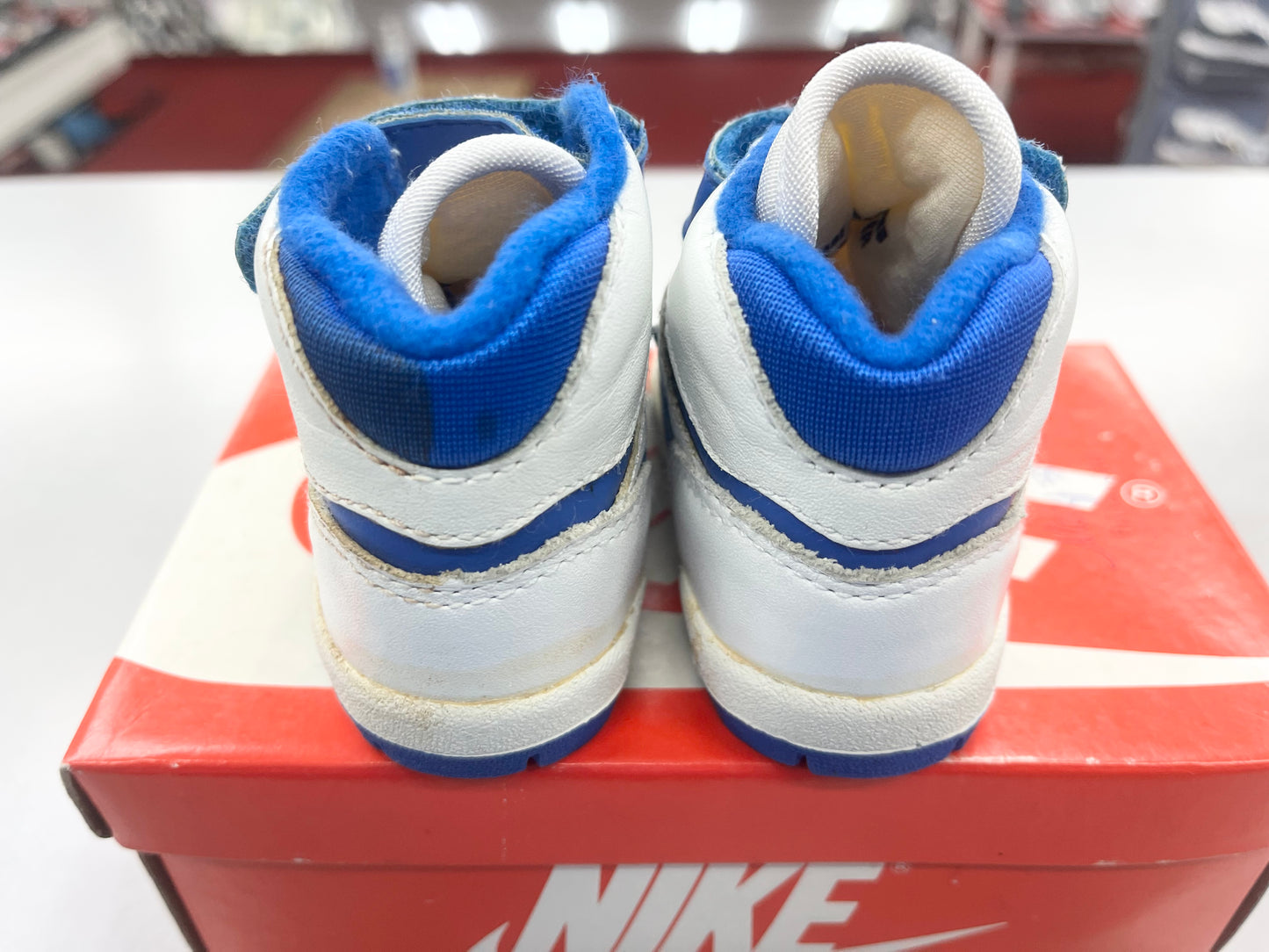 SZ 2C.      1987 Baby Nike Alpha Force.