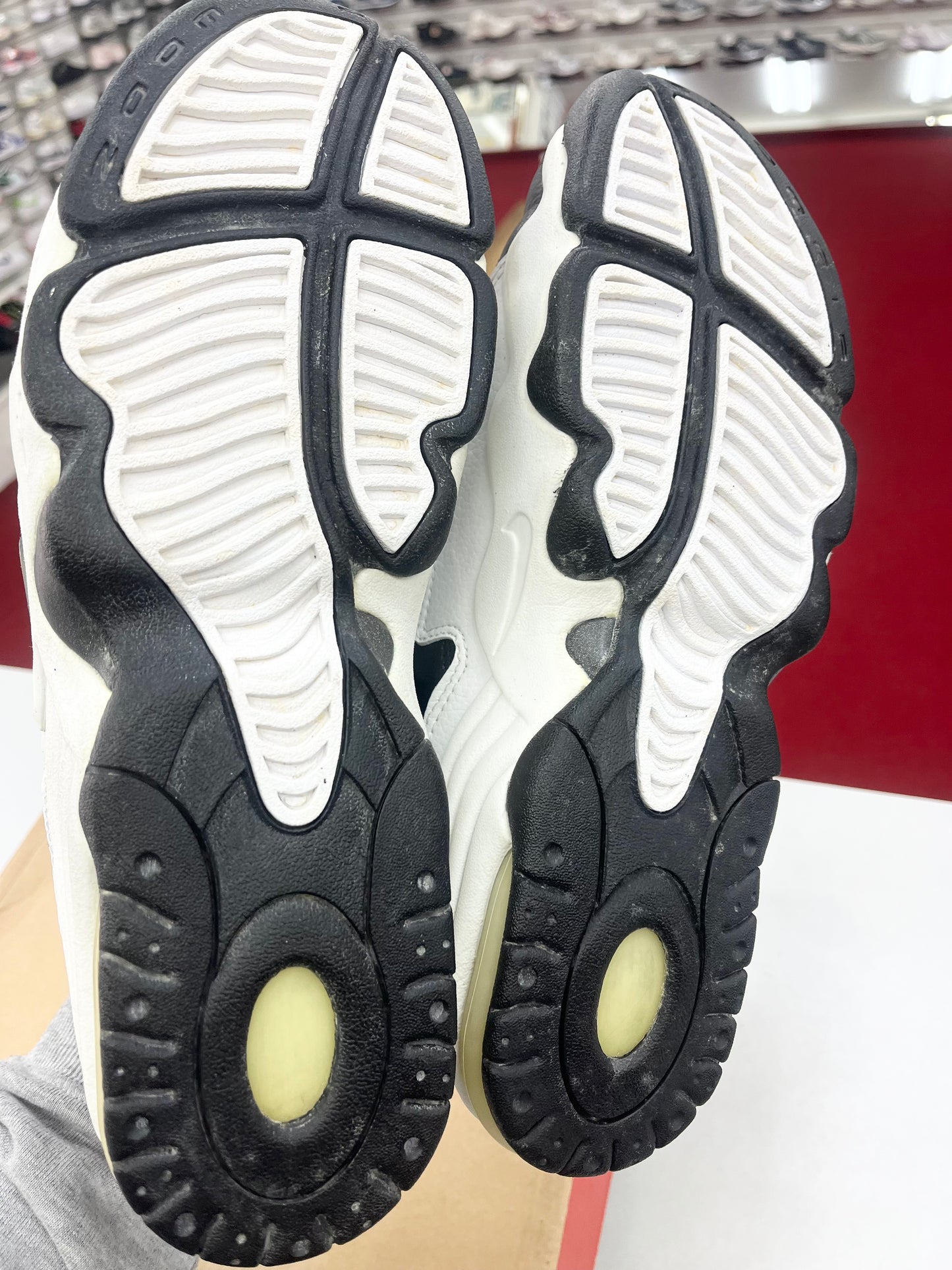 SZ 11.5 Men.      1997 Nike Air Zoomax Uptempo 3.0