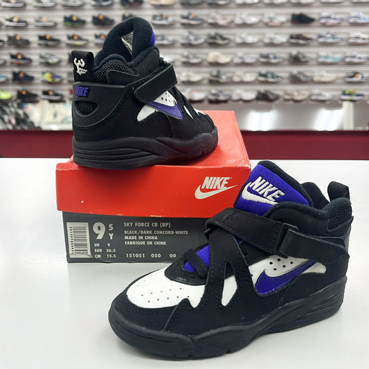 SZ 9.5C.      1993 Sky Nike Force Barkley.