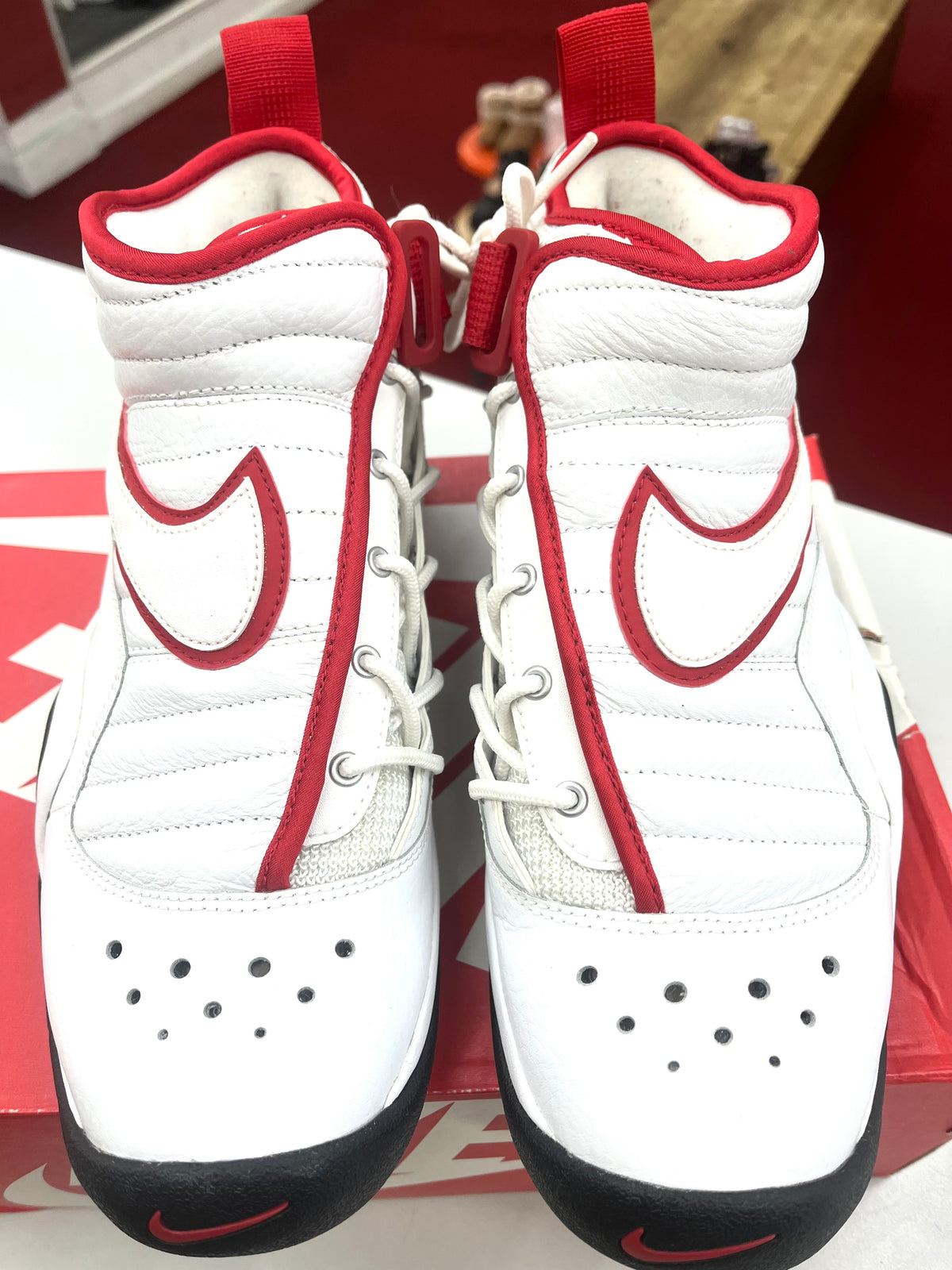 SZ 9 Men.     Pre-Onwed 2016 Nike Air NDestrukt.