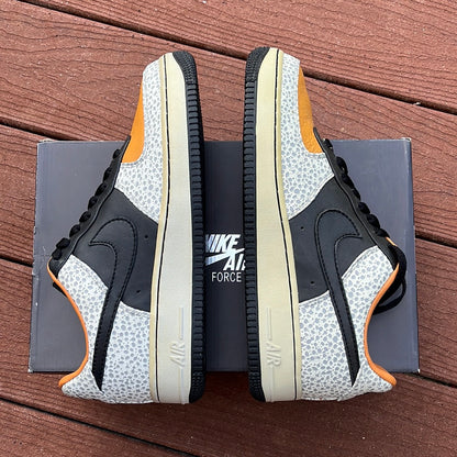 SZ 8 men.      2007 Nike AF1 Low Safari