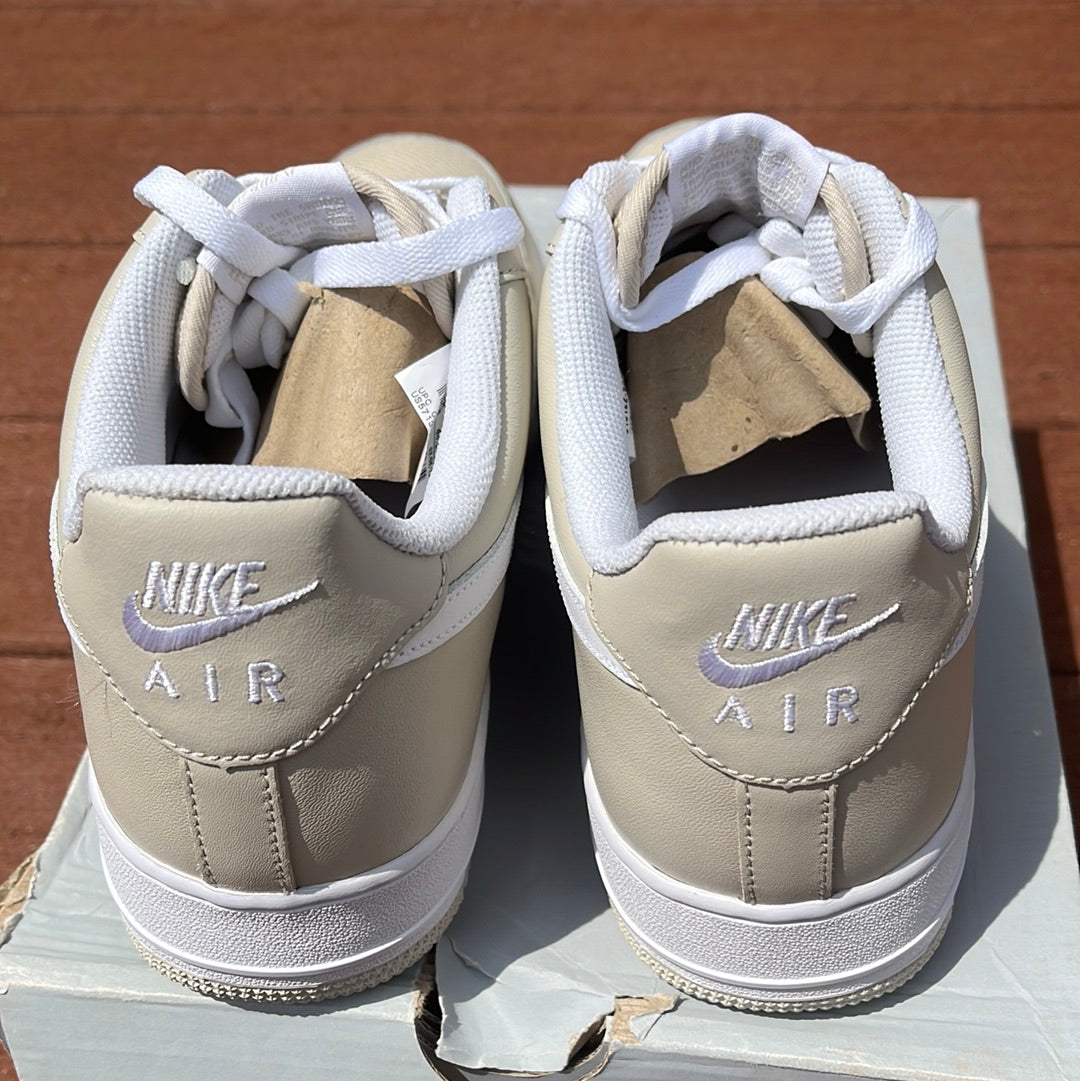 SZ 10.5 Men.     2009 Nike AF1 low Birch.