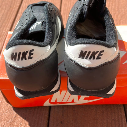 SZ 1.5Y Kids.     1990 Nike Leather Cortez.