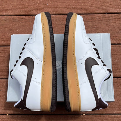 SZ 10 Men.       2008 Nike AF1 Low.