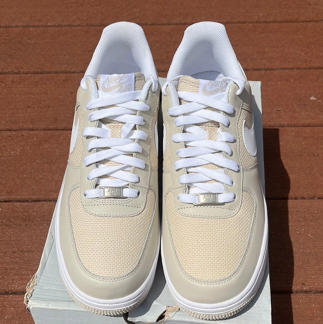 SZ 10.5 Men.     2009 Nike AF1 low Birch.