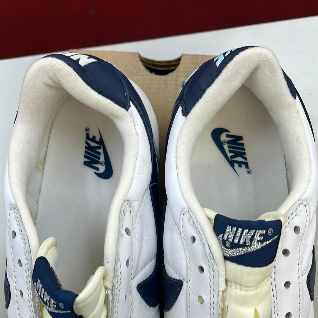 SZ 8 Men.      1996 Nike Leather Cortez.