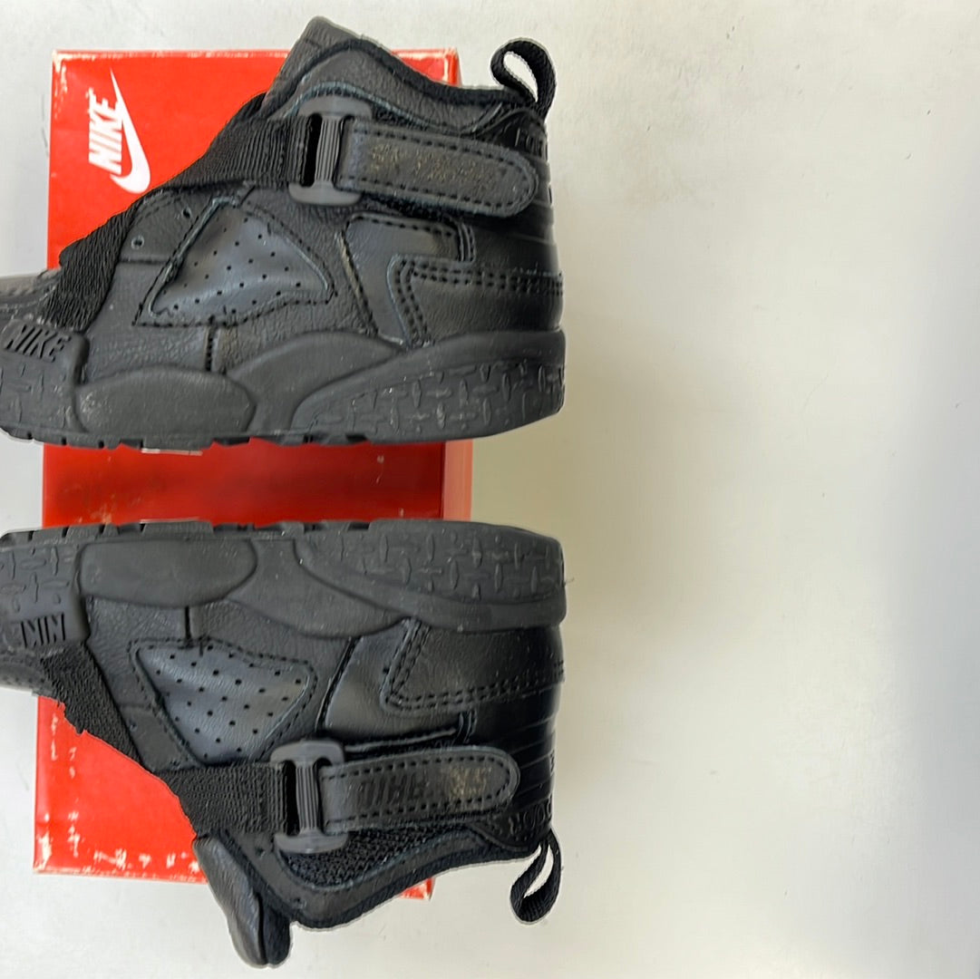 SZ 11Y.       1993 Nike Sky Raid