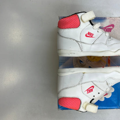 SZ: 5.5C   Baby Nike Conditioner.