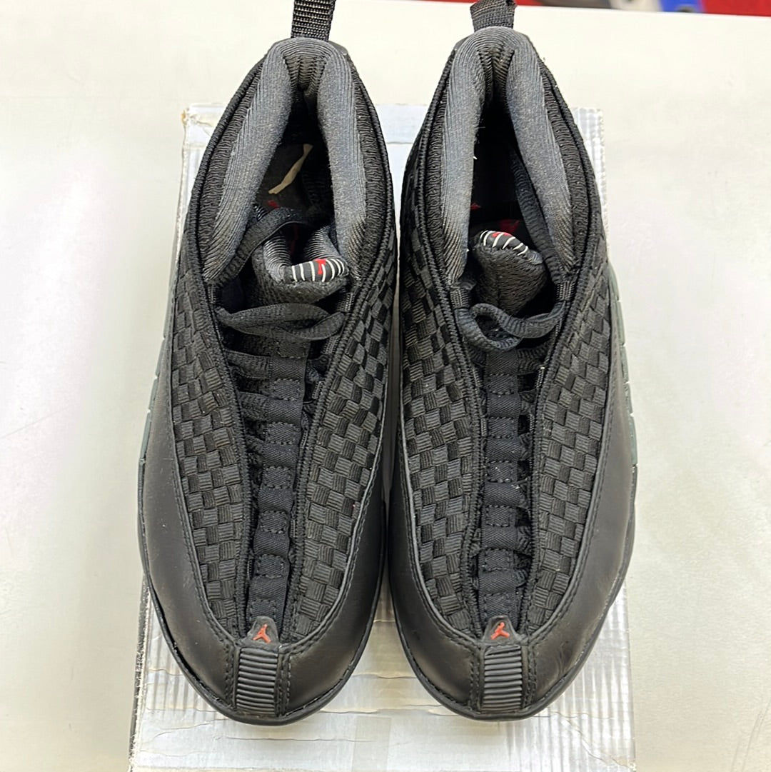 SZ 3.5Y.  1999 Kids Jordan XV