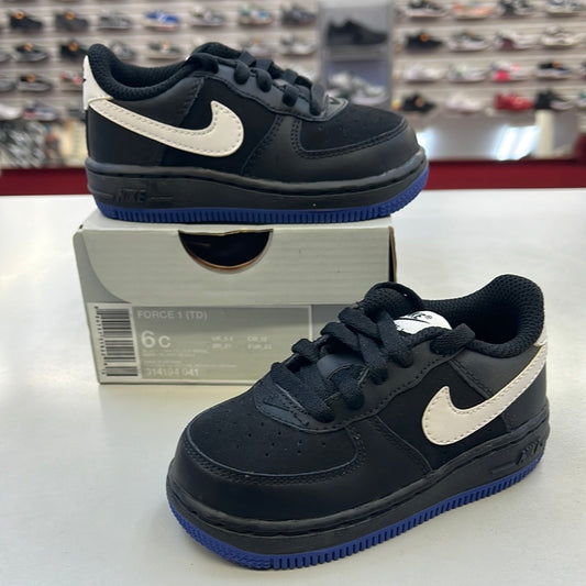 SZ: 6C.  2008 Baby Nike AF1 Low.