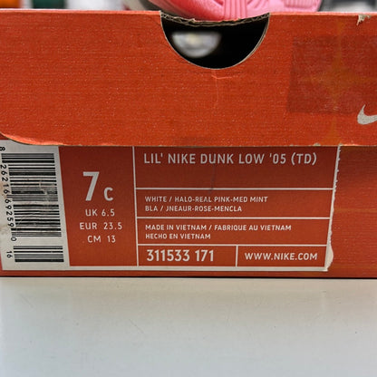 SZ 7C.    2005 Baby Nike Dunk Low.