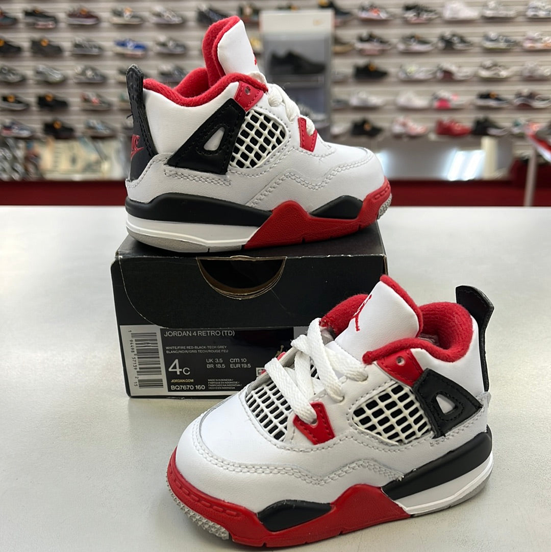 SZ 4C.  2010 Baby Jordan IV.