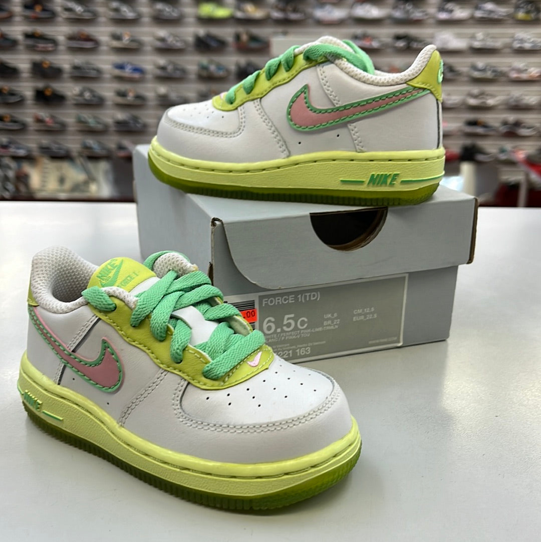 SZ: 6.5C.   2008 Baby Nike AF1 Low.