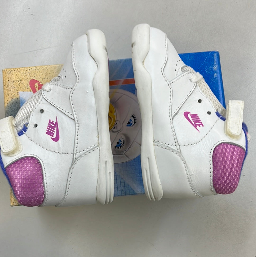 SZ 3.5C  1990 Baby Nike Conditioner.