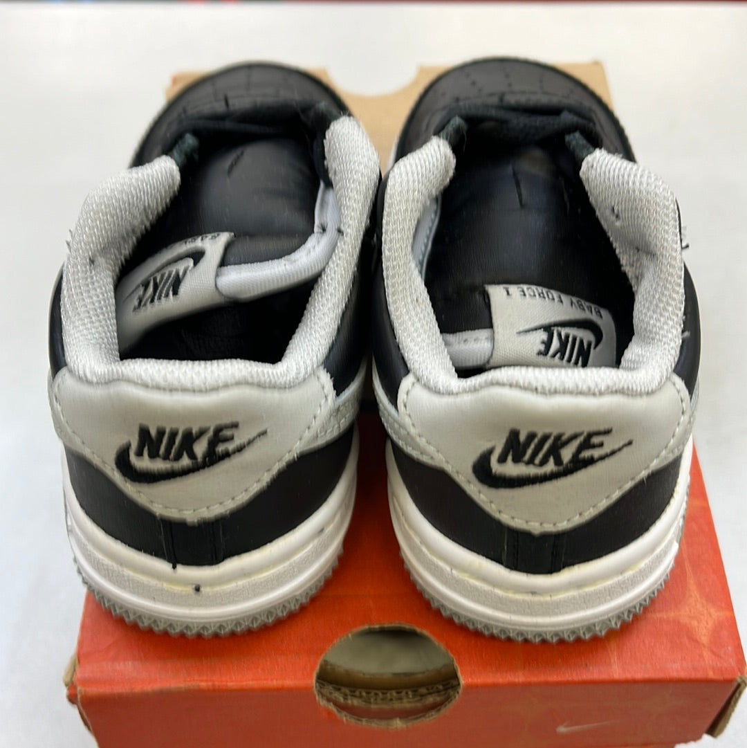 SZ: 6.5C.     2003 Baby Nike AF1 Low.