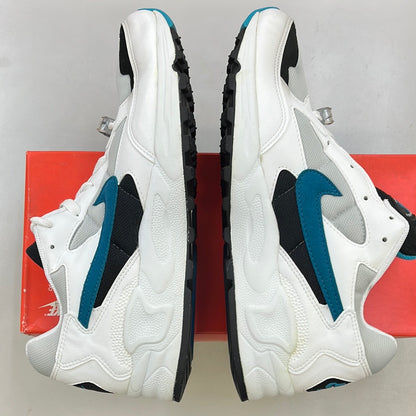 SZ 10.5 Men.      1994 DS Nike Air Structure Triax.