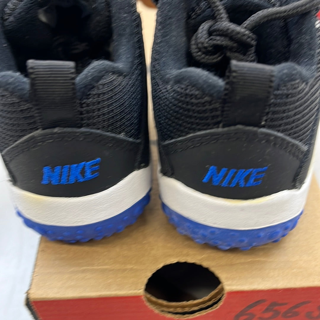 SZ 10C.  1996 Baby Nike Turf Raider.